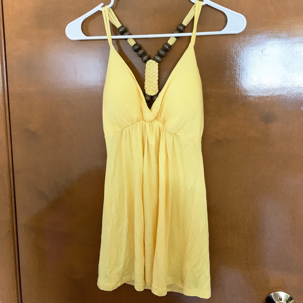 Small tank top with wooden beads